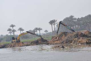 الري: إزالة 327 حالة تعد على فرع رشيد... الري: إزالة 327 حالة تعد على فرع رشيد بالبحيرة والقليوبية والمنوفية