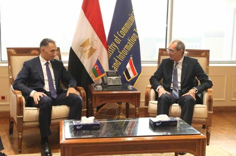 وزير الاتصالات يبحث مع وزير التنمية الرقمية والنقل الأذربيجاني تعزيز التعاون المشترك