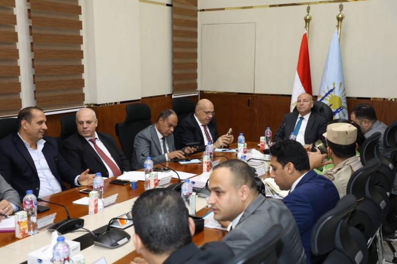 محافظ القاهرة يتابع انتخابات مجلس النواب