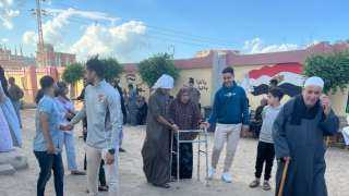 توافد كبار السن في بورسعيد باليوم الثاني من المرحلة الثانية لانتخابات النواب 2025