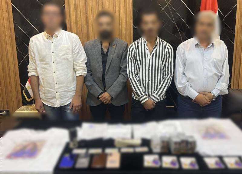 المتهمين 