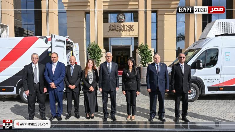 النيابة العامة تستقبل وزيرة التخطيط لتسليم مركبات