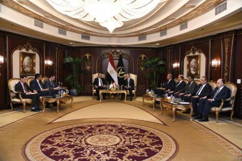 وزير الداخلية مع نظيره الجزائري  