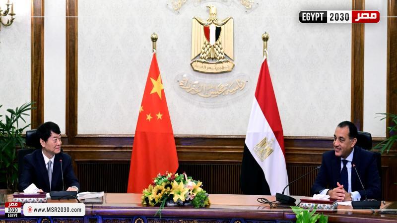 الدكتور مصطفى مدبولي مع مو هونج