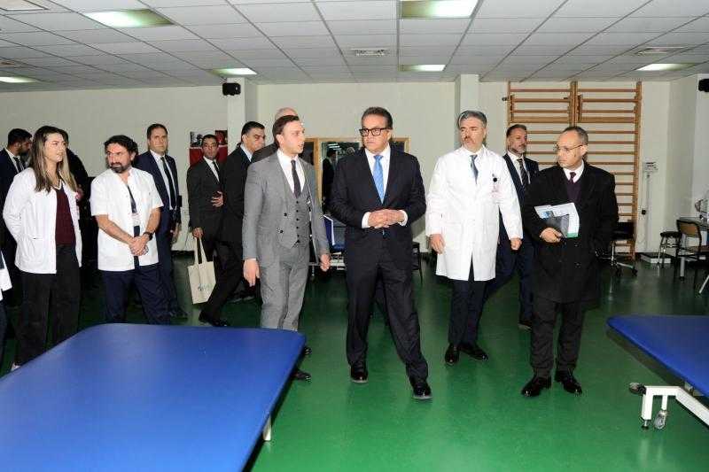 وزير الصحة يزور مستشفى «أنقرة جازيلر» الرائد عالميًا في إعادة تأهيل إصابات الحبل الشوكي والدماغ