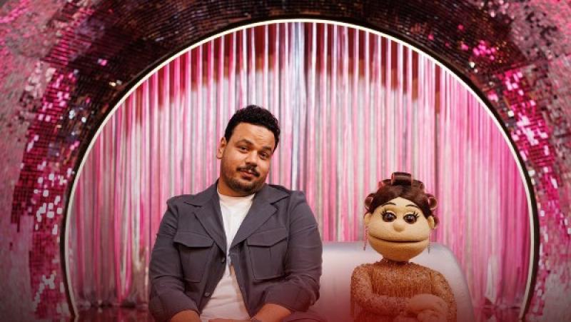مصطفى غريب مع أبلة فاهيتا
