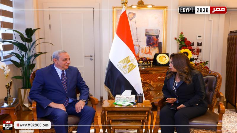  الدكتورة منال عوض