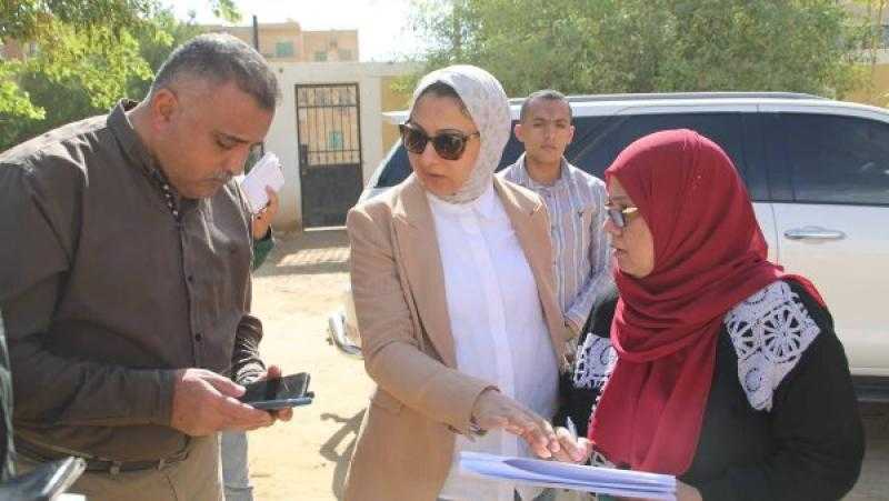 نائب محافظ الوادي الجديد تتفقد موقع إنشاء المركز الإبداعي الحرفي بالخارجة