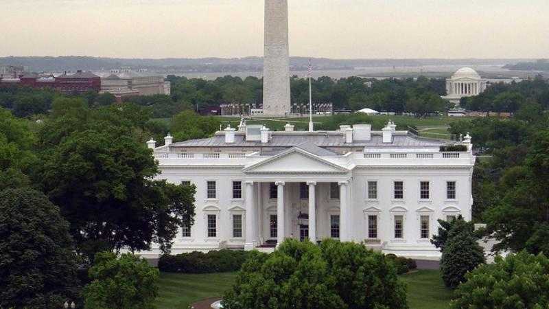 إغلاق البيت الأبيض بعد إطلاق نار قربه و إصابة اثنين من الحرس الوطني