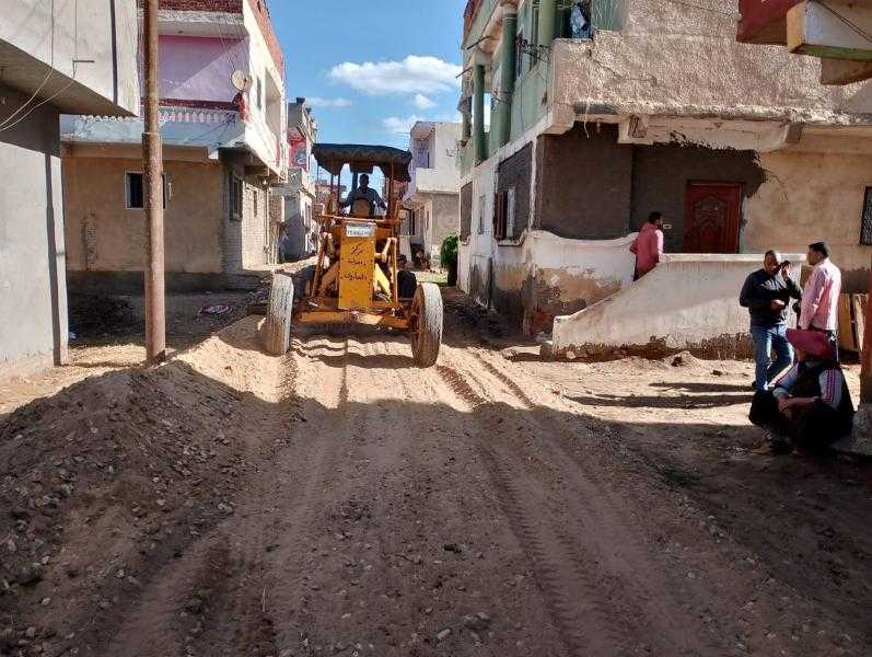 محافظ كفر الشيخ يتابع رفع كفاءة شوارع قرية الثمانين بالحامول