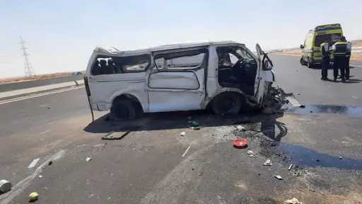 إصابة 7 أشخاص في حادث انقلاب ميكروباص بقنا