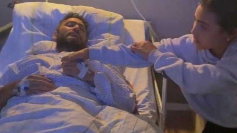 تامر حسني يغادر المستشفى بعد تحسن حالته الصحية