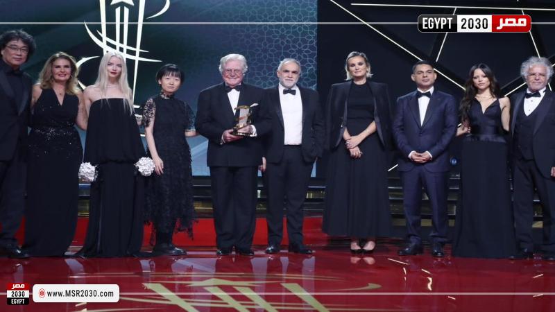 تكريم حسين فهمي