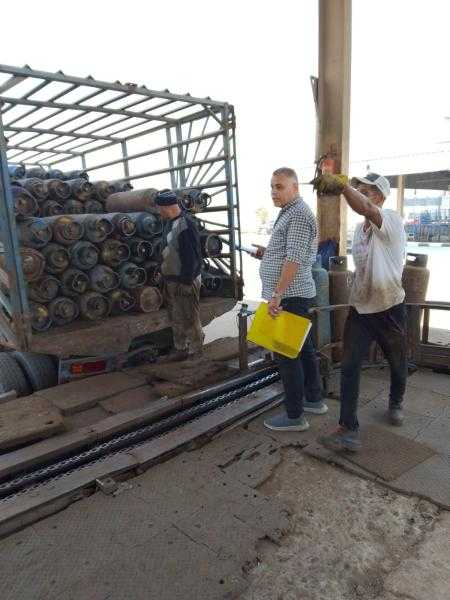 محافظة الجيزة تضبط مصنعًا لتعبئة البوتاجاز تلاعبَ في الأوزان