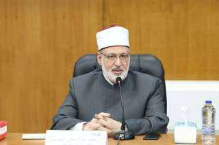 وكيل الأزهر يدعو الإعلام الدعوي إلى تقديم نماذج... وكيل الأزهر يدعو الإعلام الدعوي إلى تقديم نماذج يقتدى بها من أهل العلم والفكر والإبداع