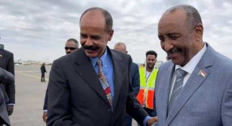في زيارة رسمية غير معلنة المدة.. البرهان يستقبل الرئيس الإريتري