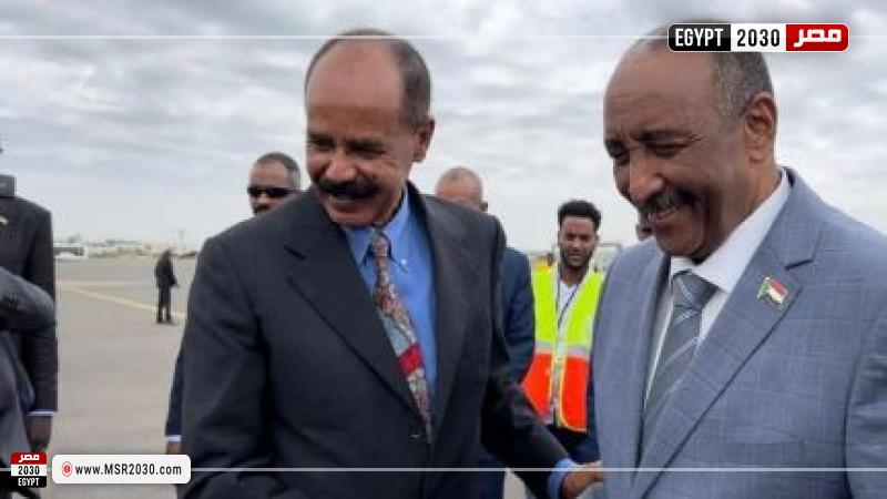 البرهان يستقبل الرئيس الإريتري