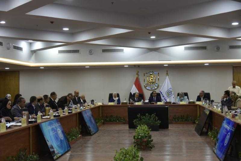 محافظ بورسعيد يشارك في اجتماع مجلس جامعة بورسعيد
