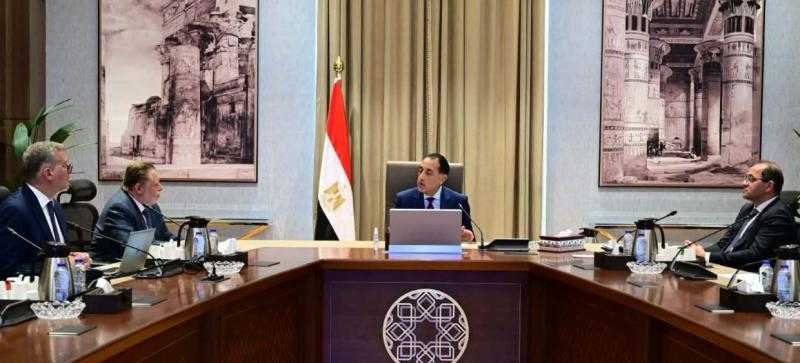 مدبولي يتابع توافر الاحتياطي الاستراتيجي من المنتجات البترولية وموقف سداد مستحقات الشركاء الأجانب