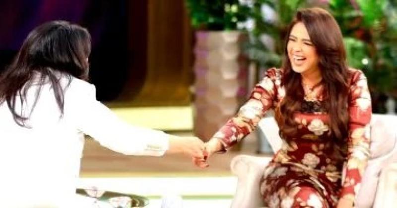 ياسمين عبد العزيز تكشف عن كواليس لقائها مع منى الشاذلي وتستعد لفيلم جديد