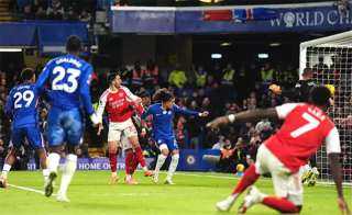 نقص اللاعبين لم يمنع الإثارة… آرسنال وتشيلسي في... نقص اللاعبين لم يمنع الإثارة… آرسنال وتشيلسي في صراع متواصل على الصدارة