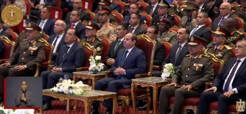 بث مباشر.. الرئيس السيسي يشارك في افتتاح معرض ”إيديكس 2025” الدولي للصناعات الدفاعية