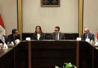 وزير الصحة يترأس اجتماع اللجنة الاستشارية العليا للتنمية... وزير الصحة يترأس اجتماع اللجنة الاستشارية العليا للتنمية البشرية