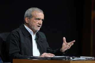 الرئيس الإيراني ووزير الخارجية التركي يؤكدان على تعزيز التعاون الإسلامي لحل الأزمات الإقليمية