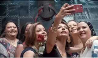 كم حقق فيلم دخل الربيع يضحك بدور العرض أمس