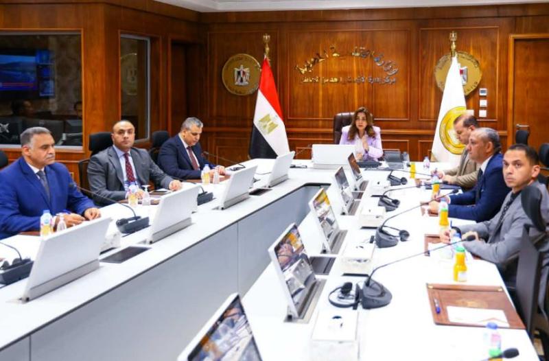وزيرة التنمية المحلية تتابع منظومة المتغيرات المكانية بالمحافظات