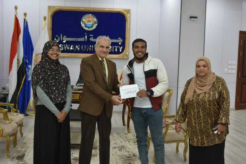 جامعة أسوان تعلن نتائج مسابقة ”كأس المعرفة” وتتوج كلية العلوم بالمركز الأول