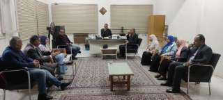 رئيس قطاع الإعلام الداخلي يناقش تطوير العمل باستعلامات الوادي الجديد