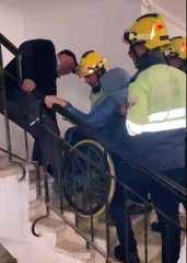 أمن القاهرة يستجيب لاستغاثة مواطن ونقل زوجته المريضة إلى المستشفى بالتجمع