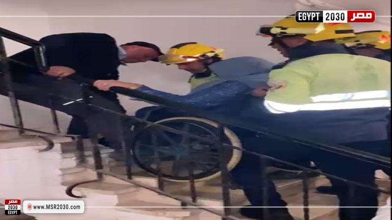 أثناء نقل الشرطة للمريضة للمستشفى 