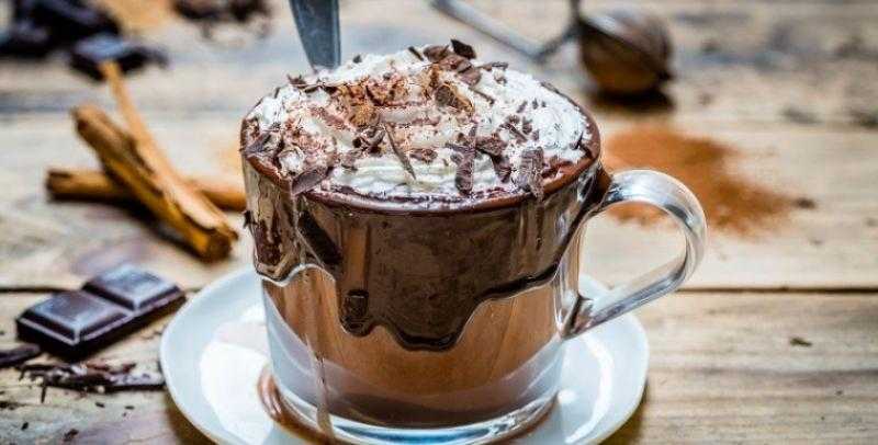 زي بتاع الكافيهات.. طريقة عمل الهوت شوكليت