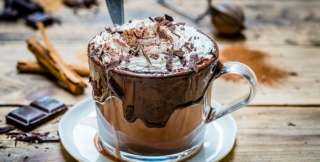 زي بتاع الكافيهات.. طريقة عمل الهوت شوكليت