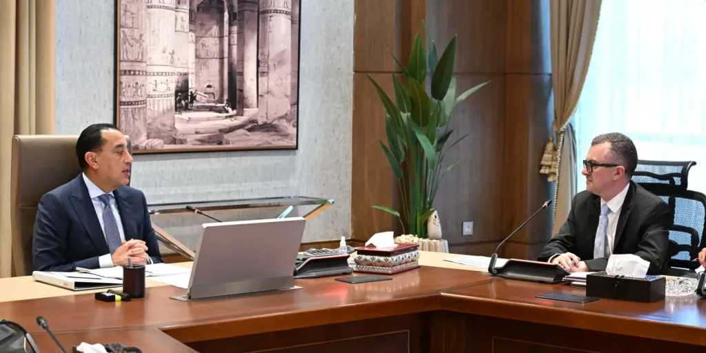 7 محاور رئيسية لرؤية وزارة التخطيط والتنمية الاقتصادية خلال الأعوام الثلاثة المقبلة عرضها الدكتور أحمد رستم على رئيس الوزراء