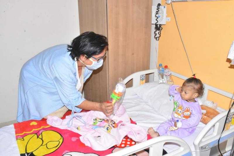 سائحة بلجيكية تنشر البهجة في الأقصر.. يوم ترفيهي للأطفال محاربي السرطان