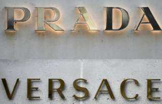 برادا تعلن استحواذها رسميا على منافستها فيرساتشي مقابل... برادا تعلن استحواذها رسميا على منافستها فيرساتشي مقابل 1.4 مليار دولار
