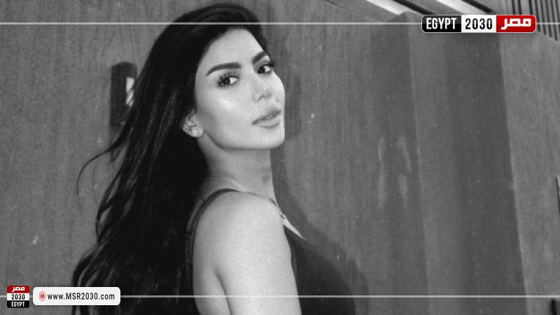 كارولين عزمي