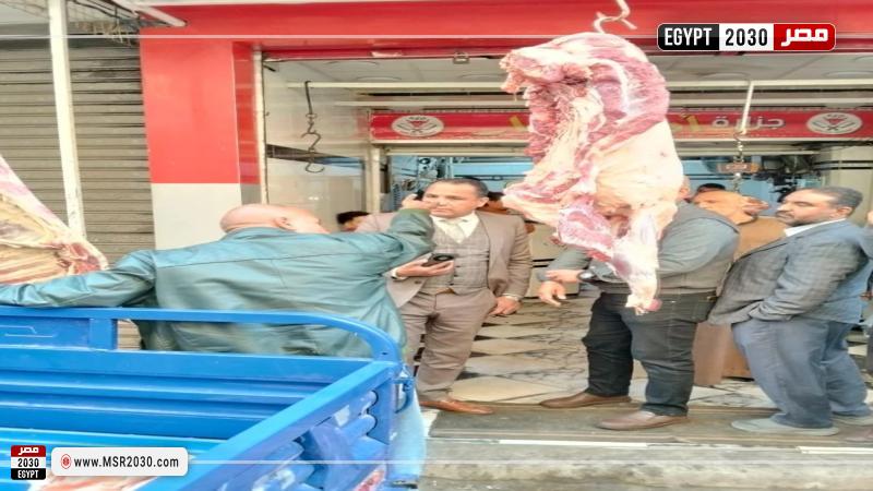 ضبط3 أطنان لحوم ودواجن فاسدة داخل ثلاجة 