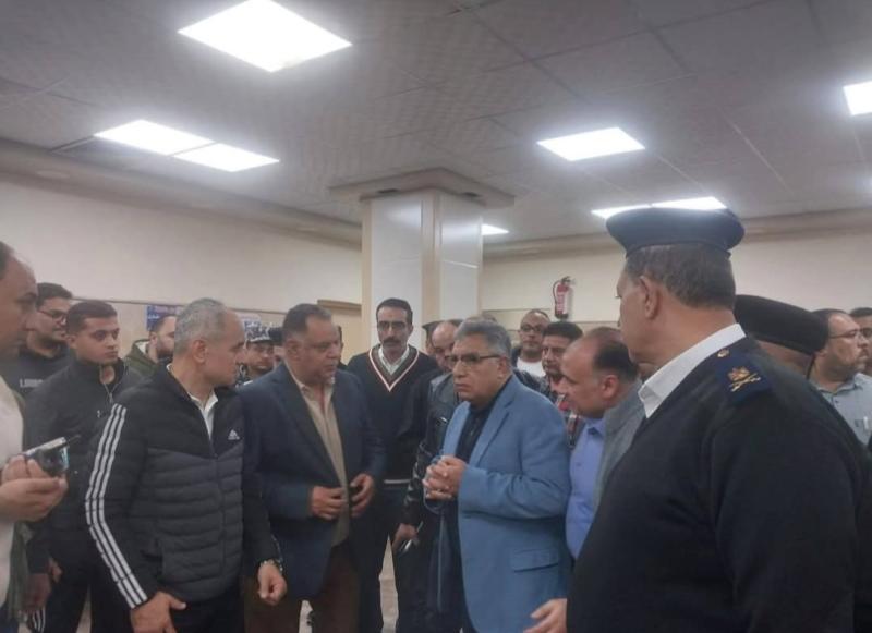 محافظ الدقهلية يزور مصابي حادث سوق الخواجات