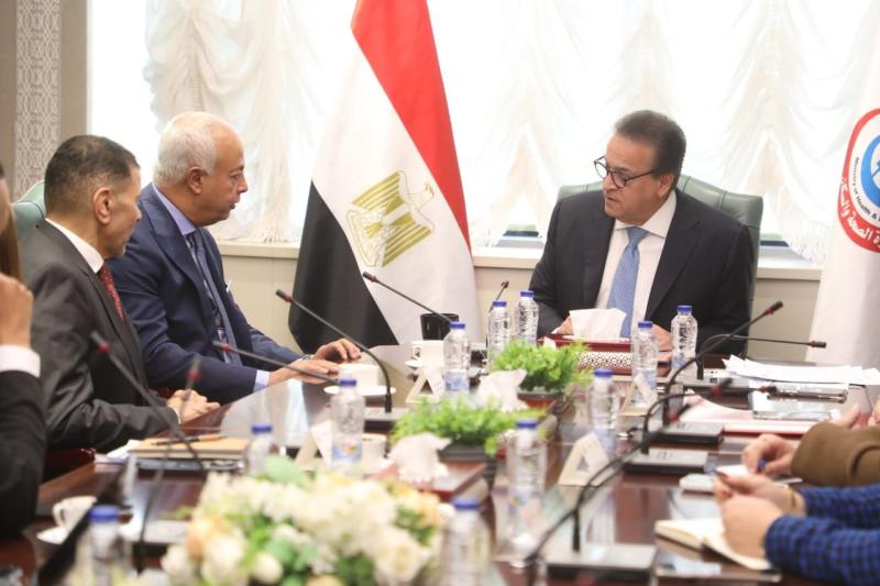 وزير الصحة يستقبل وفد شركة جمجوم فارما