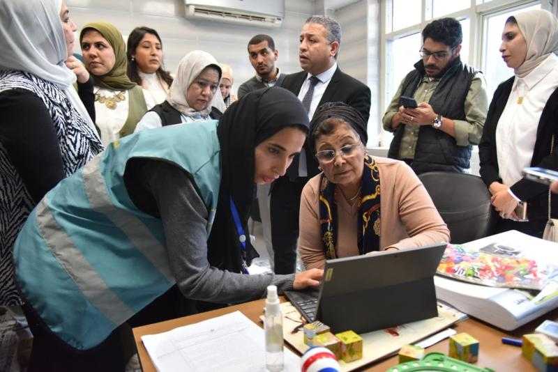 نائب وزير الصحة تجري جولة ميدانية بوحدات الرعاية الأولية بالجيزة