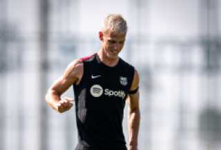 كارثة جديدة تضرب برشلونة.. هدف يتحول إلى غياب طويل لداني أولمو!