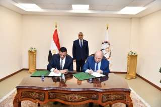 وزير الدولة للإنتاج الحربي يشهد مراسم توقيع عقدين للتعاون المشترك في مجال التصنيع العسكري