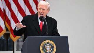 ترامب يمنح عفوا غير مشروط لنائب ديمقراطي وزوجته يواجهان اتهامات جنائية