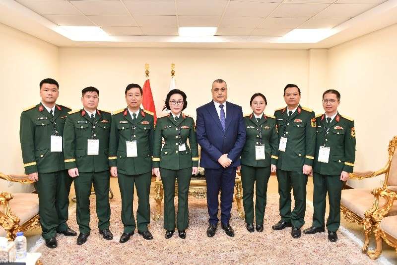 وزير الدولة للإنتاج الحربي يستقبل ممثلي وزارة الدفاع الفيتنامية