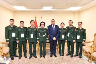 وزير الدولة للإنتاج الحربي يستقبل ممثلي وزارة الدفاع الفيتنامية لبحث أوجه التعاون المشترك