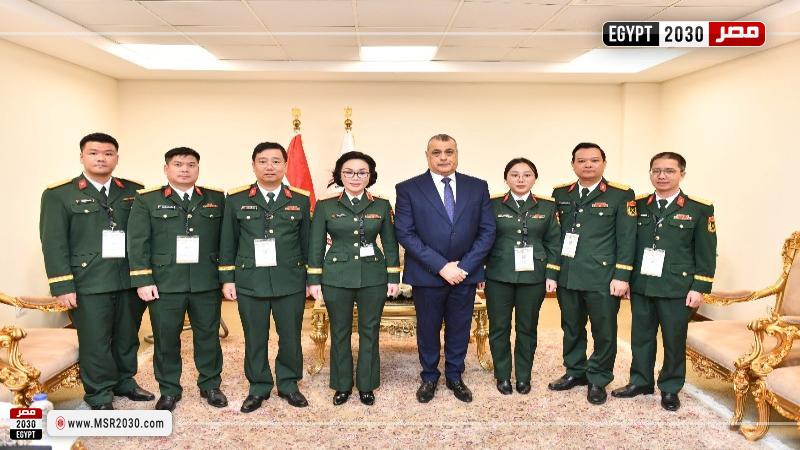 وزير الدولة للإنتاج الحربي يستقبل ممثلي وزارة الدفاع الفيتنامية